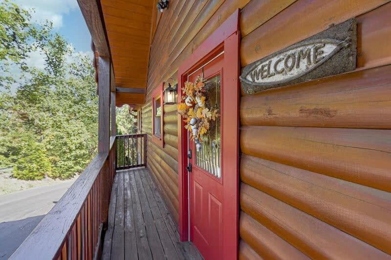 Movie Theater Hot Tub View Mountain Escape Villa Gatlinburg Exterior foto