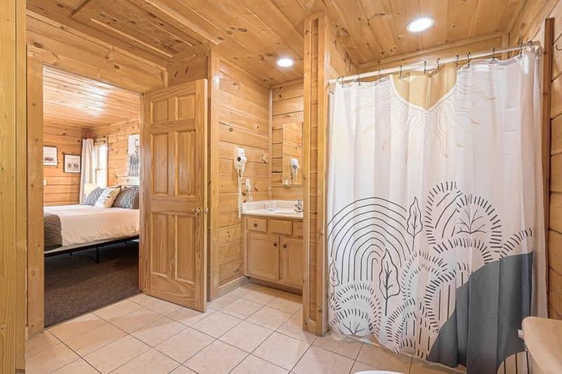 Movie Theater Hot Tub View Mountain Escape Villa Gatlinburg Exterior foto
