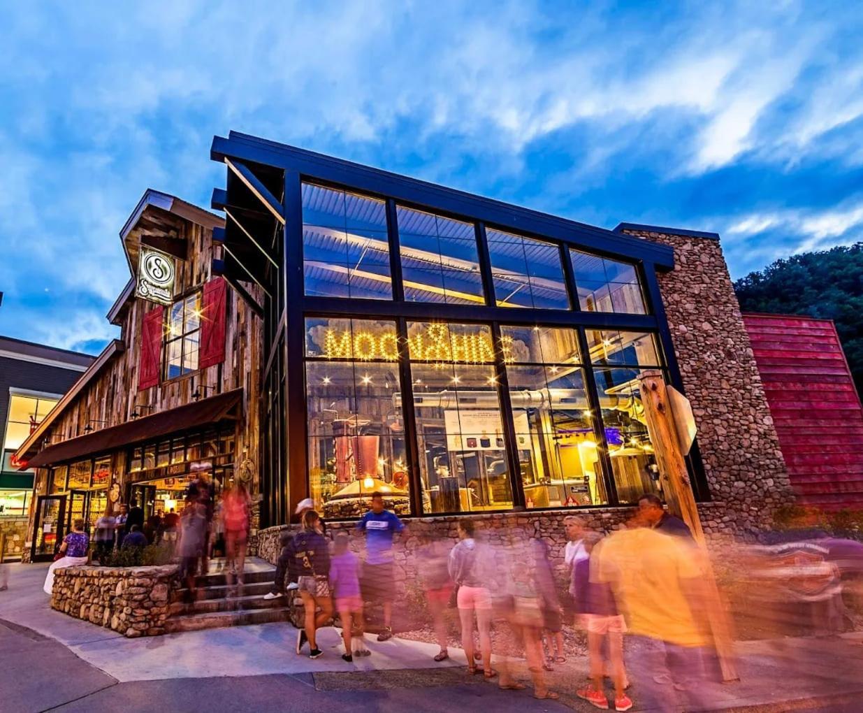Movie Theater Hot Tub View Mountain Escape Villa Gatlinburg Exterior foto